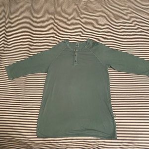Men’s Henley NWOT L 3/4 sleeve 3 buttons